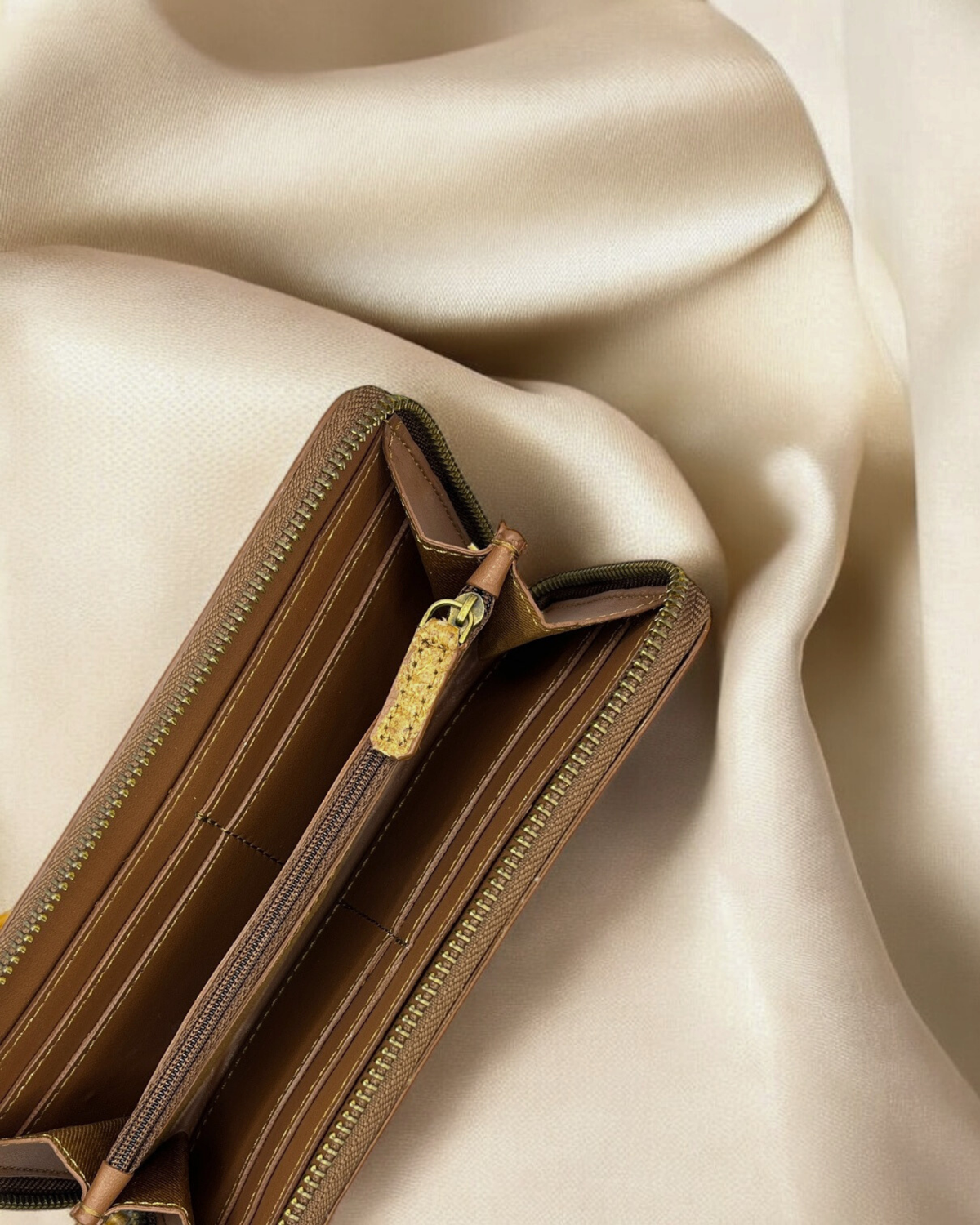 Kochi Long Zip Wallet | Coconut Leather-1