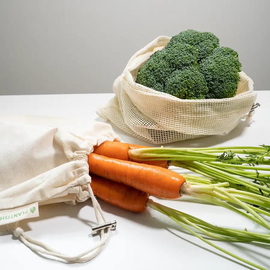 Set of four natural organic cotton mesh produce bags with drawstring closures — view 3