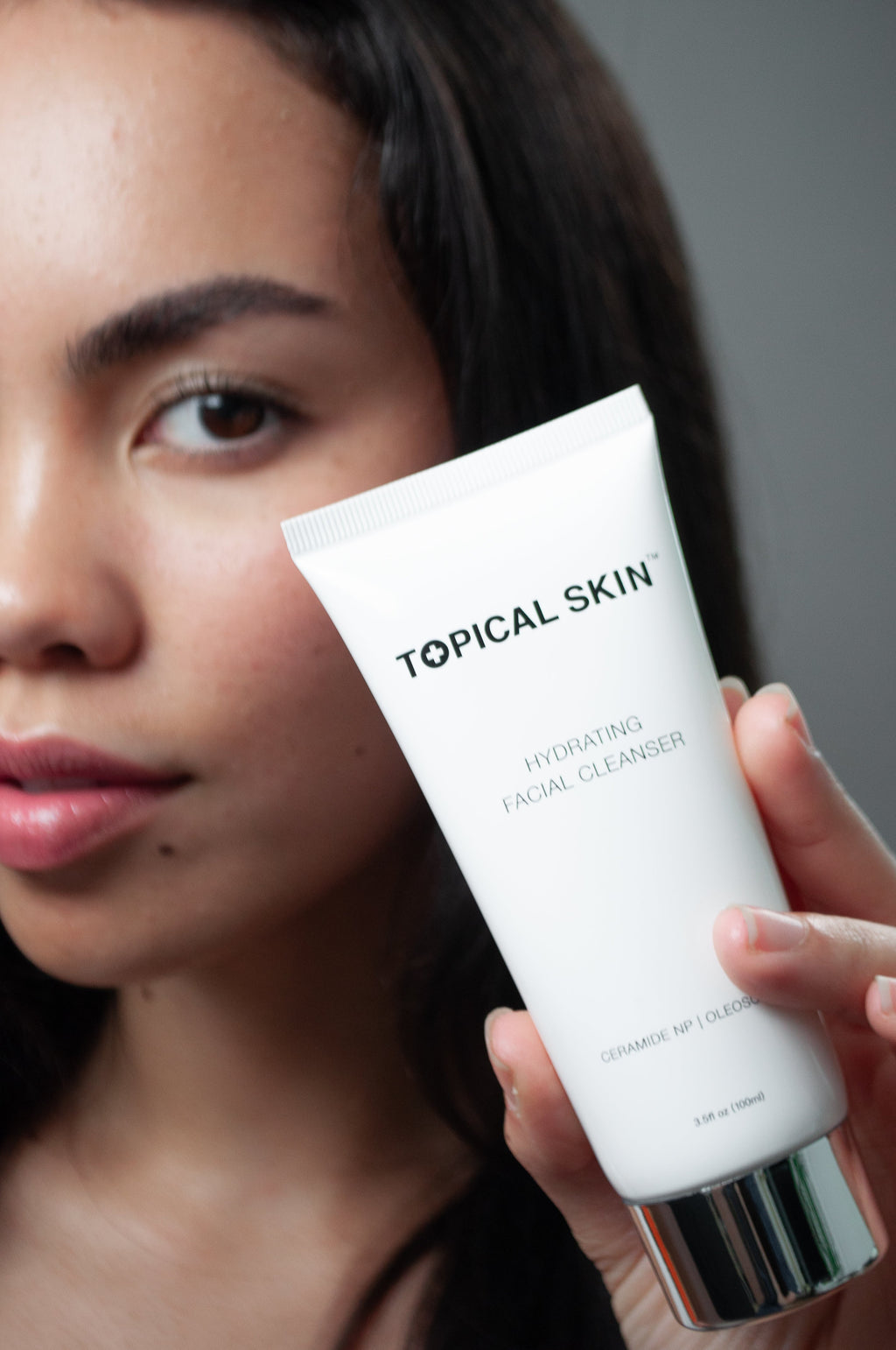 Hydrating facial cleanser cream in a premium bottle, formulated with natural botanicals and soothing ceramides. — view 4