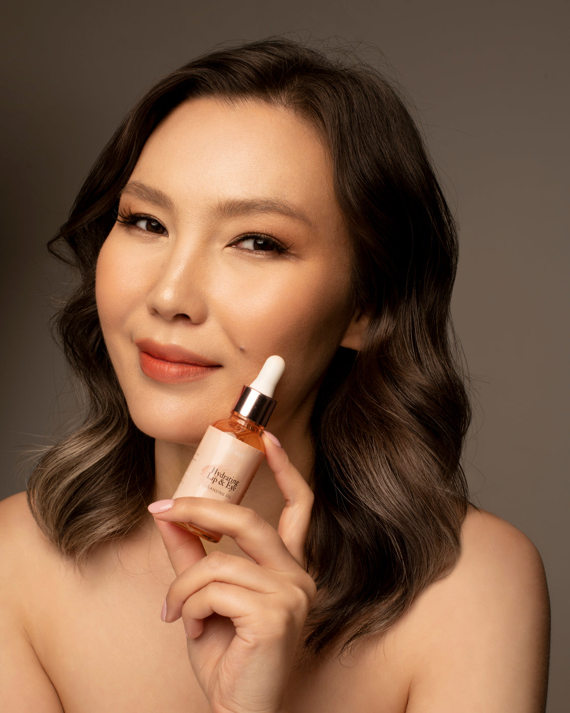 Botanical eye care set for sensitive eyes with brightening serum and gentle makeup cleanser — view 2