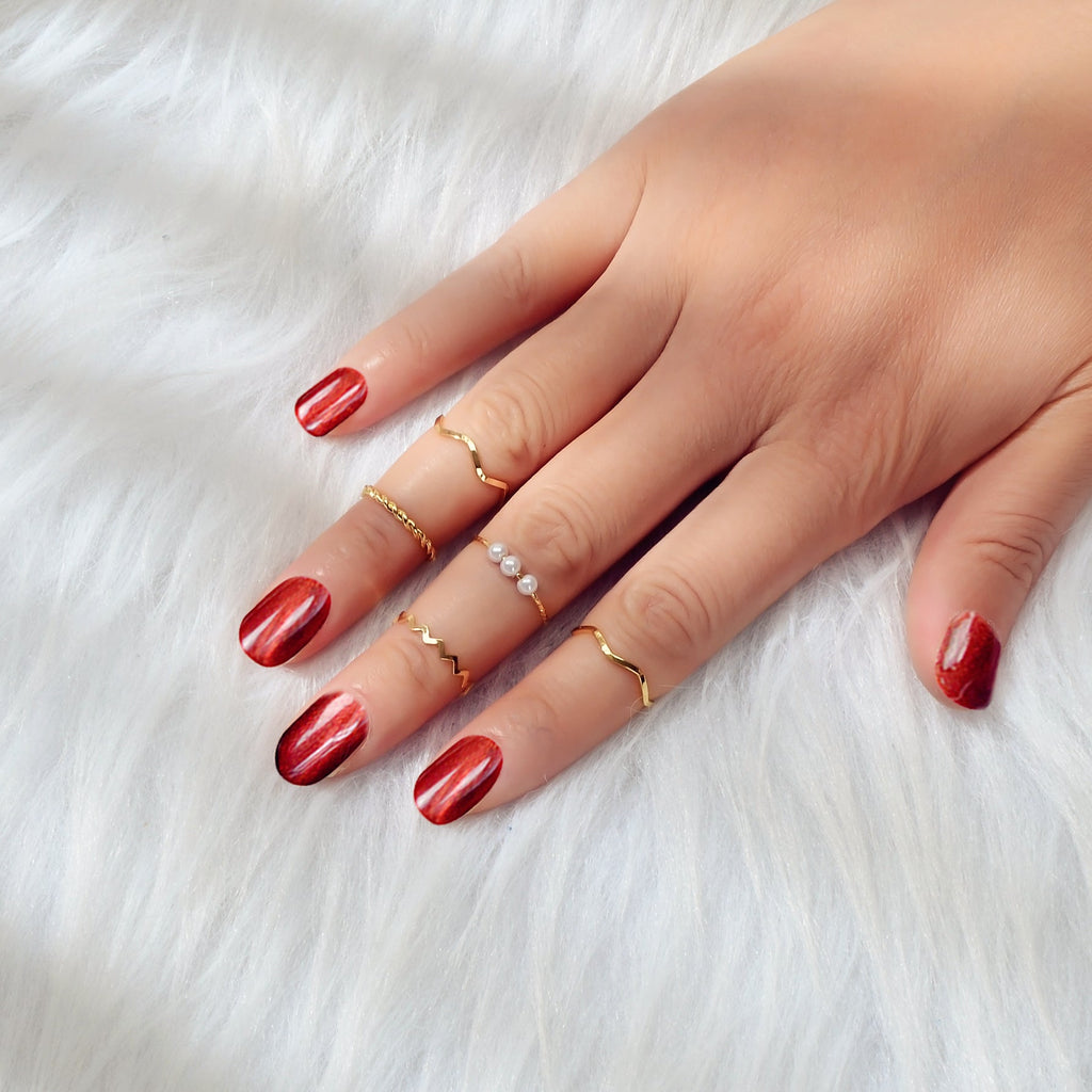 5 piece stackable minimalist finger ring set in metal with elegant pearl accents
