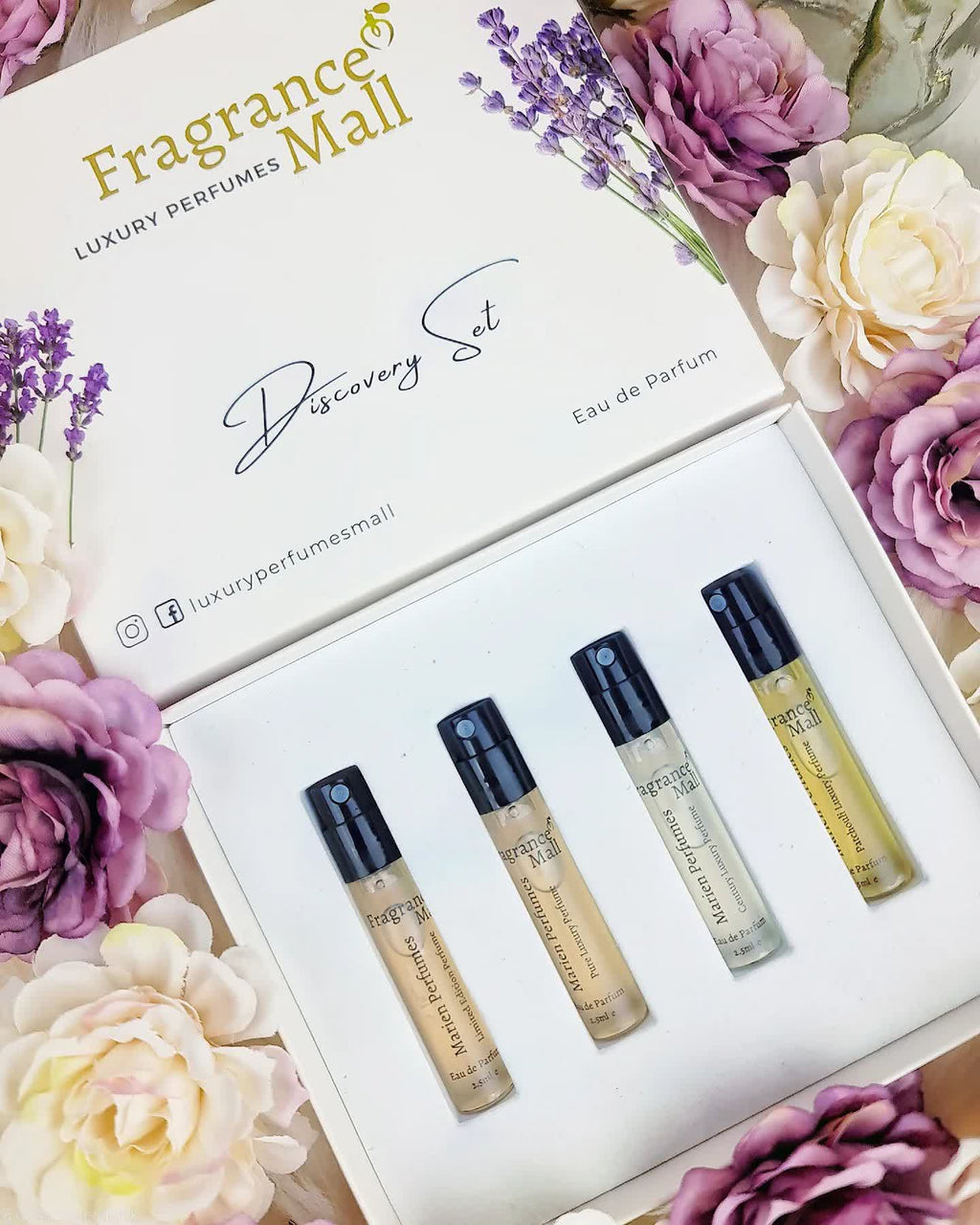 Luxury perfume discovery set in premium travel box, four small glass fragrance vials for women — view 2