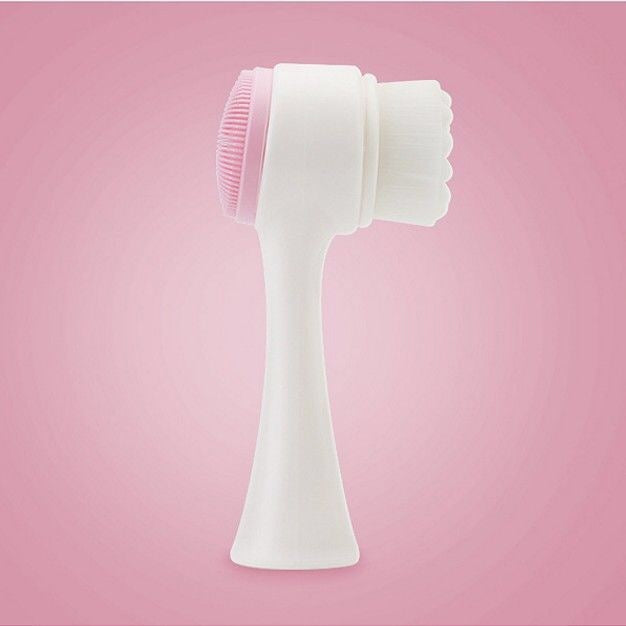 Facial cleansing brush with ultra-soft PBT bristles and ergonomic handle for deep pore skincare routines