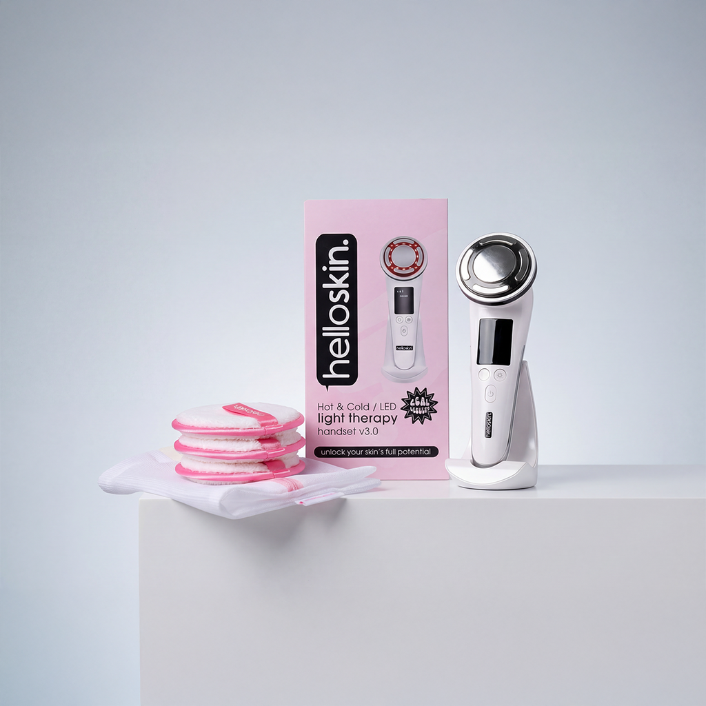 Helloskin V3 LED light therapy handset with three reusable makeup remover puffs and laundry bag