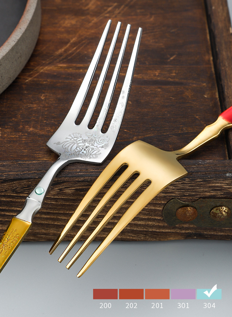 Luxury 304 stainless steel cutlery set with gold mirror finish and elegant green enamel handles — view 4