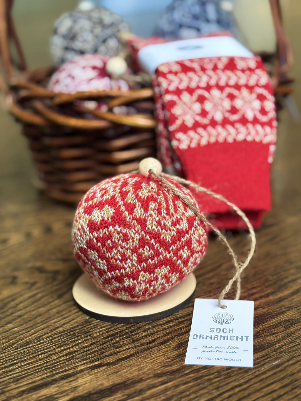 Zelta Amber Knit Christmas Ornament-2