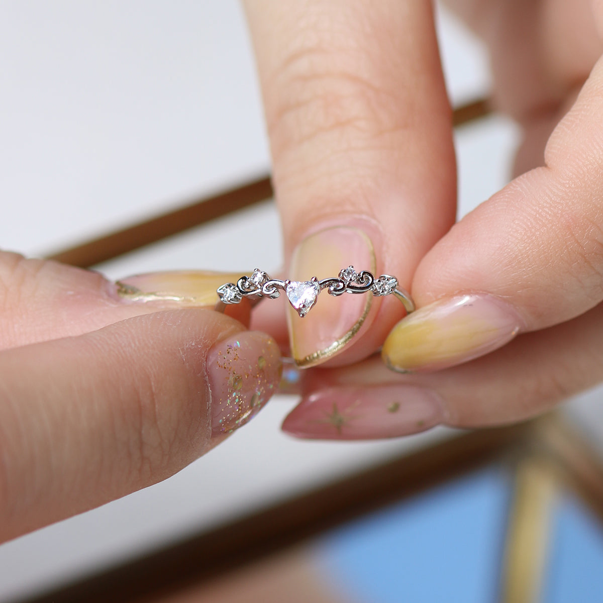 Elegant heart ring-3