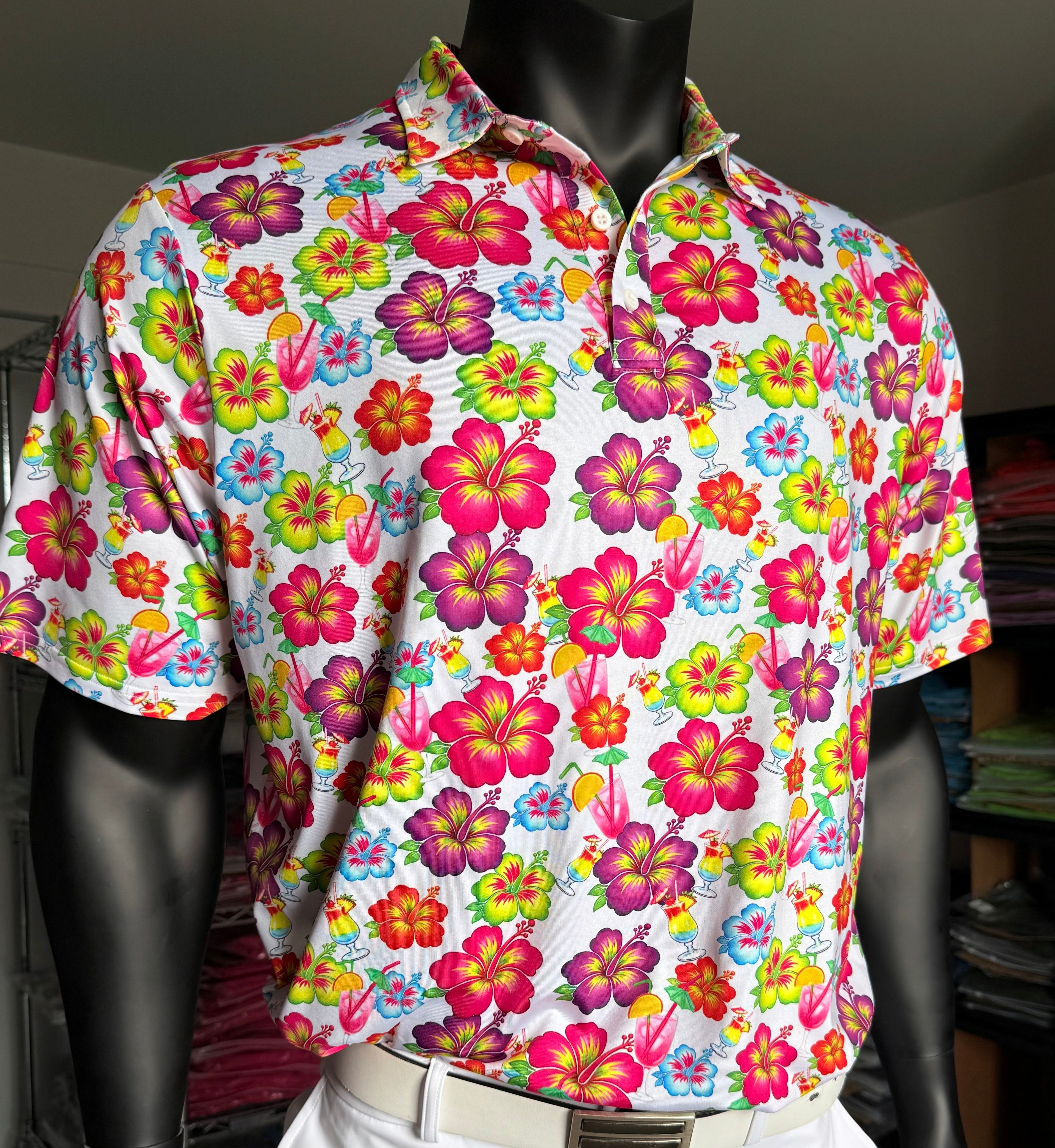 Men's classic fit tropical print golf polo shirt with front pockets and breathable stretchy fabric