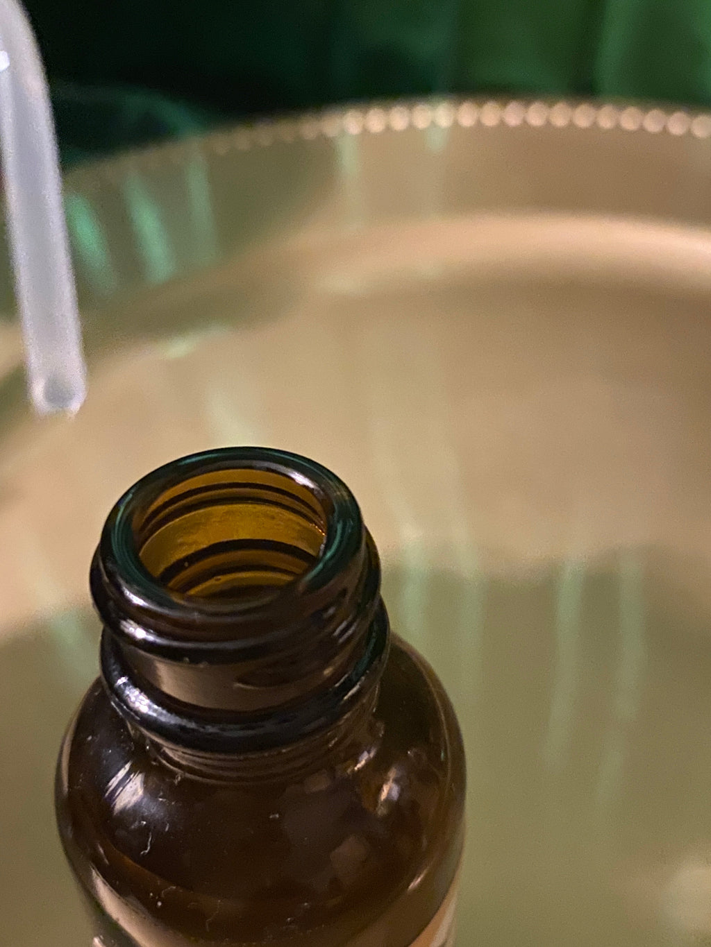 Khufu men's body oil spray bottle with natural Moroccan argan oil and juniper berry extracts — view 4