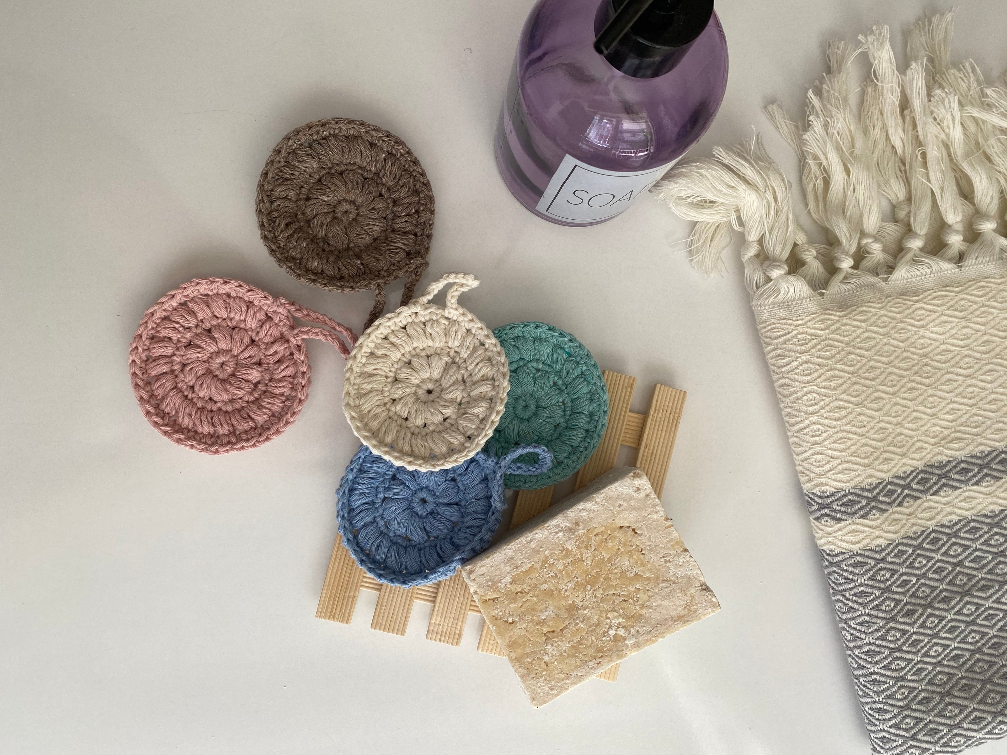 Reusable cotton makeup remover pads for gentle facial cleansing and eco friendly daily skincare routines — view 3