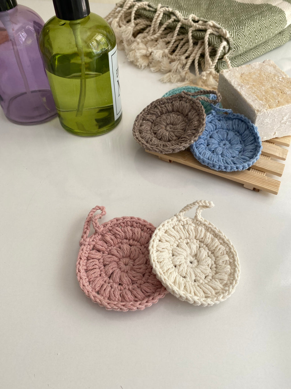 Reusable cotton makeup remover pads for gentle facial cleansing and eco friendly daily skincare routines — view 4