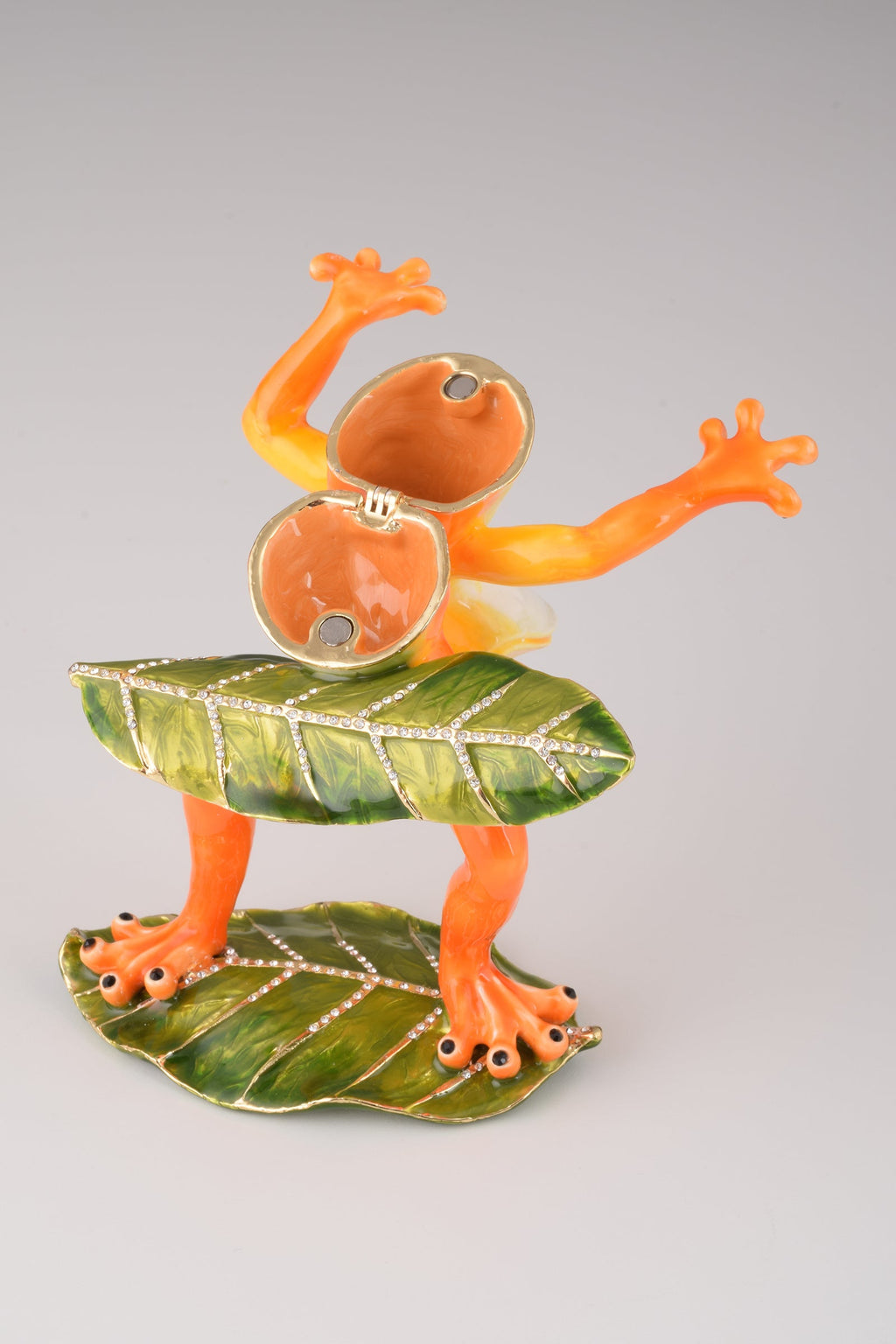 Frog playing on keyboards trinket box in green enamel, plated with 24k gold and Austrian crystals — view 4