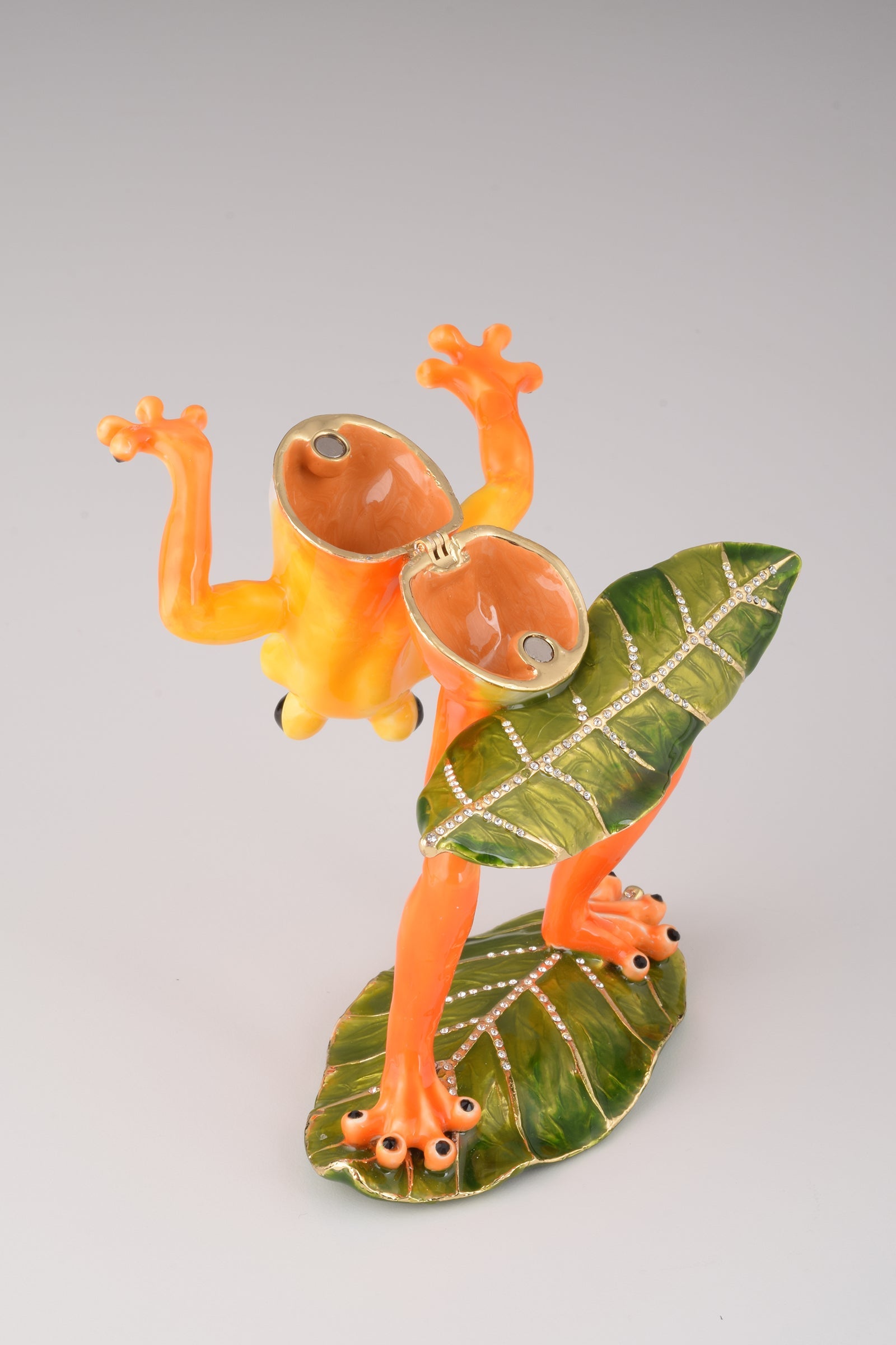 Frog playing on keyboards trinket box in green enamel, plated with 24k gold and Austrian crystals — view 5