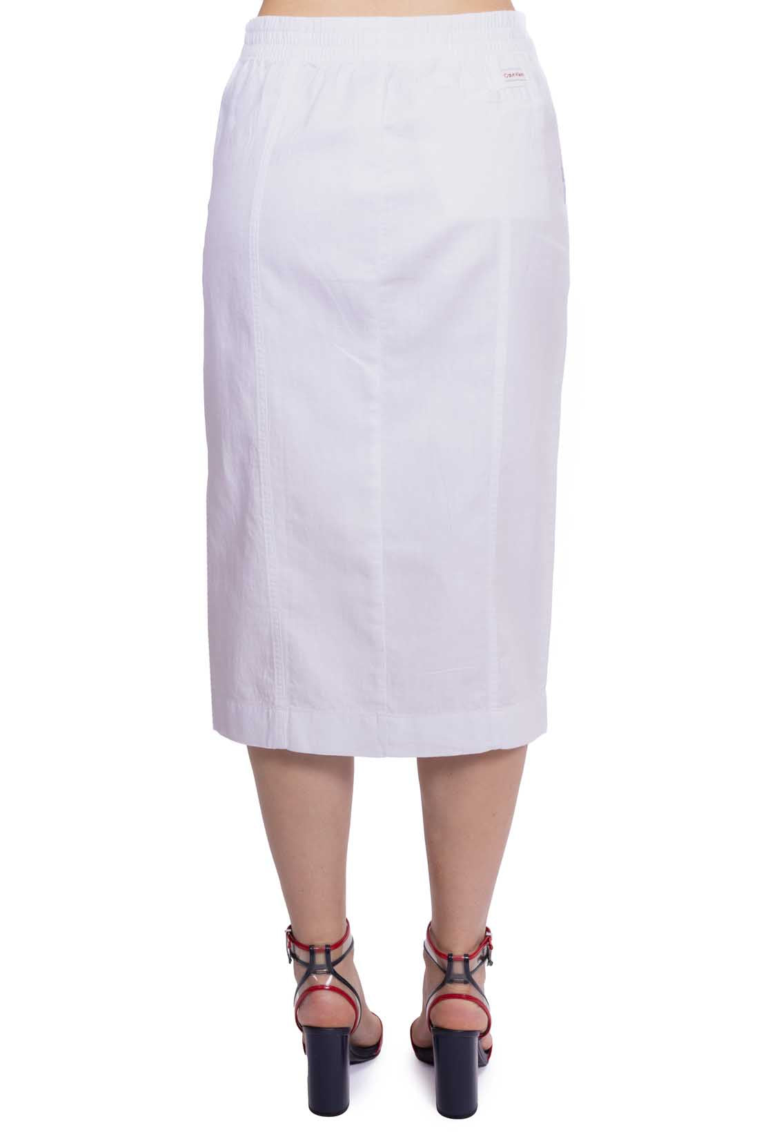 White women's midi skirt in cotton linen twill with front slit and elastic waist. — view 3
