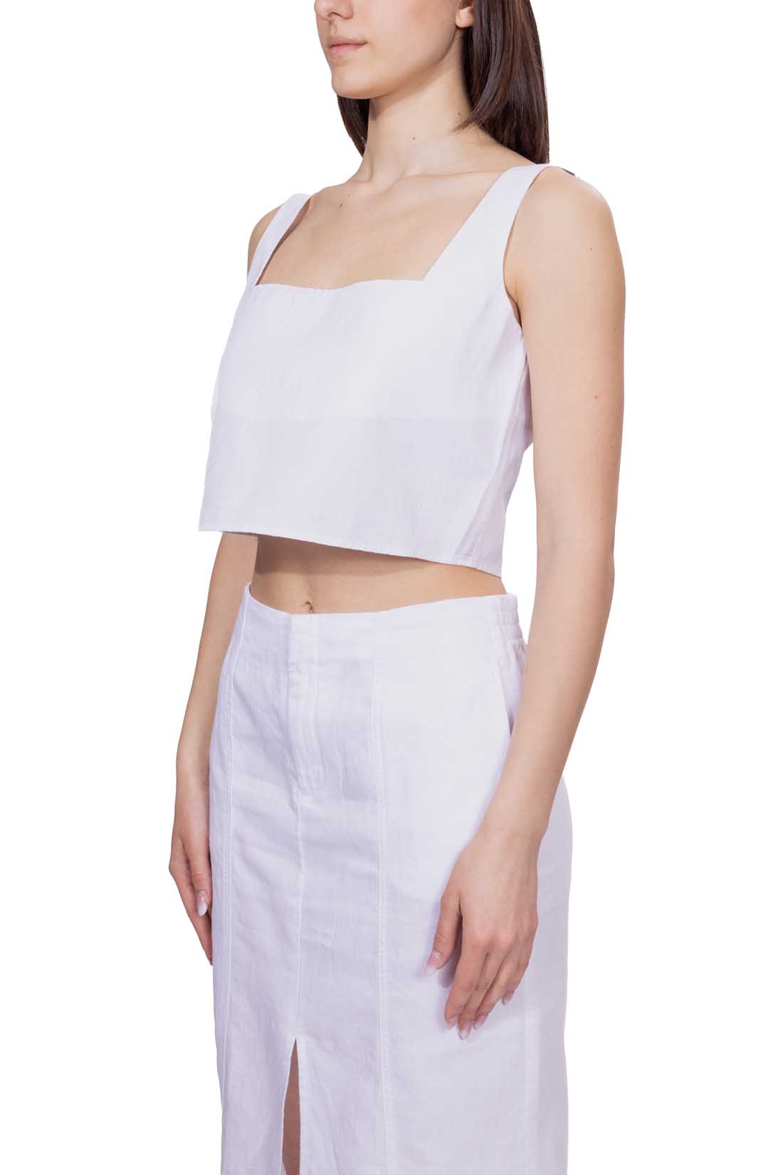 White women's sleeveless top in cotton linen twill with a chic square neckline — view 6