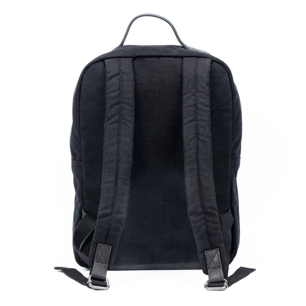 K0023AB | Zaino Porta Notebook in Canvas/Vera Pelle, pieno fiore, volanata - Colore Nero. Accessori Nickel Anticato, Chiusura con lampo. Dimensioni: cm 29 x 40 x15. Confezione: Sacchetto Tnt-1