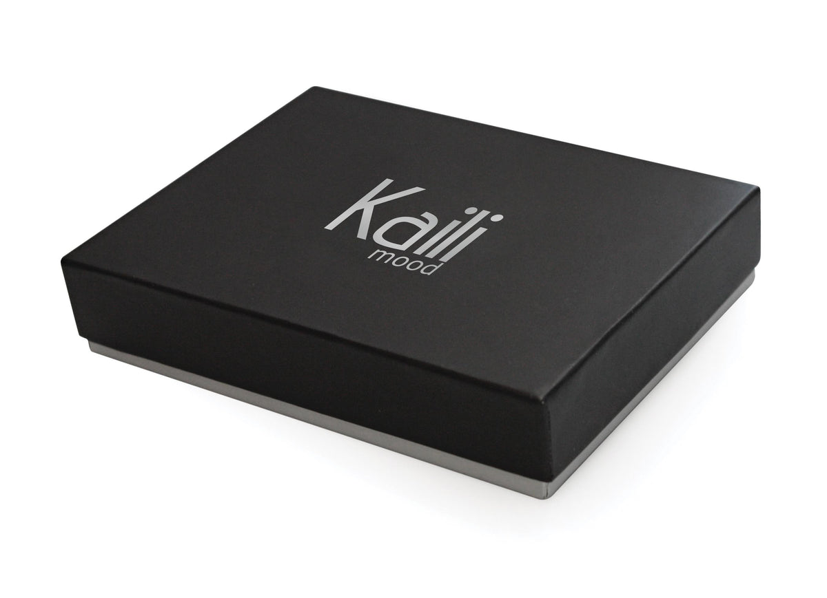 K0039DB | Avvolgicavo Cuore Made in Italy in Vera Pelle pieno fiore, grana dollaro - Colore Blu - Dimensioni: cm 5 x 8 x 0,5 - Confezione: Gift Box rigido fondo/coperchio-4