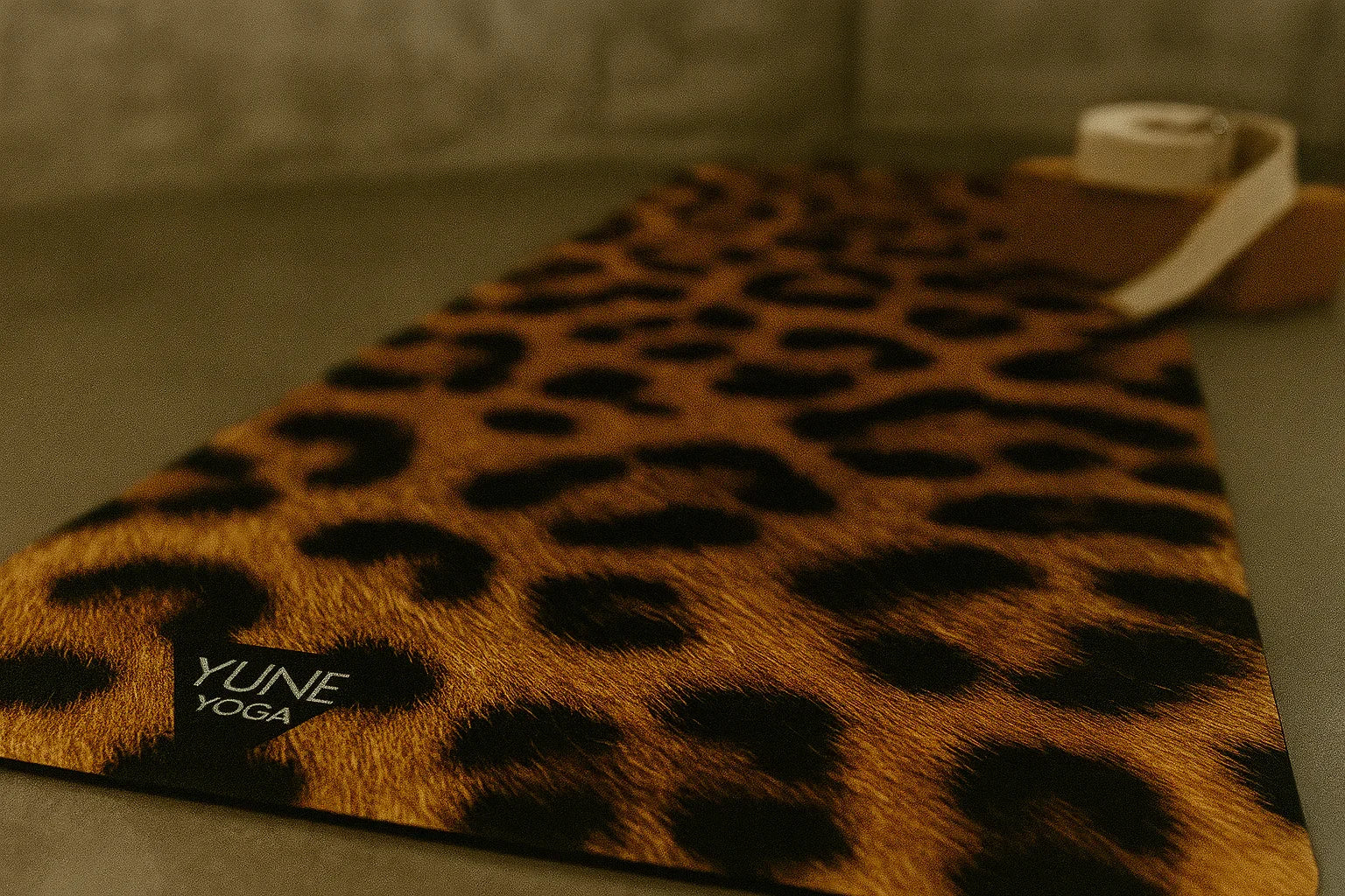 Eco-friendly leopard pattern yoga mat with non-slip textured surface and 6mm cushioning. — view 4