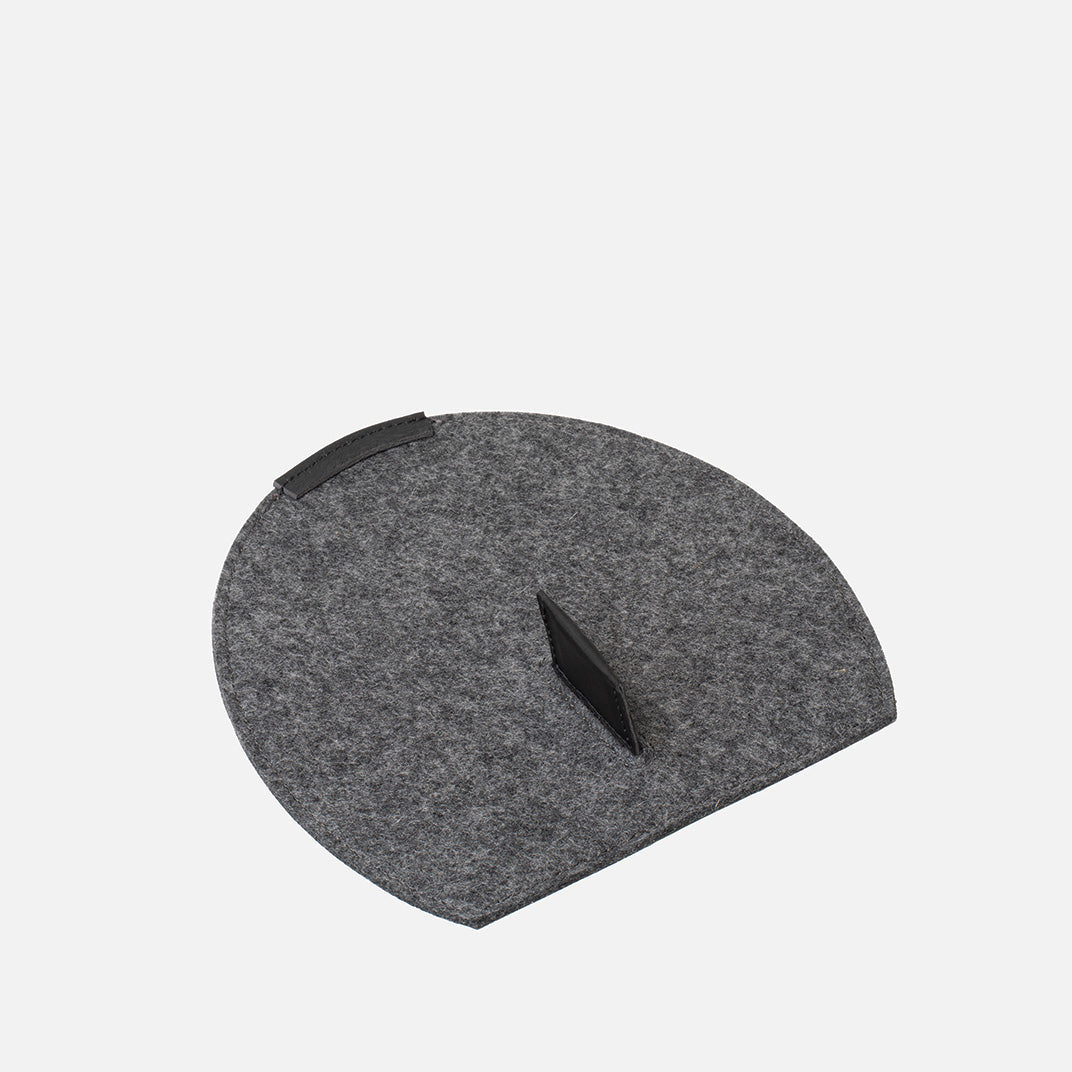 Merino Felt Rest Station 2.0 for AirPods Max-1