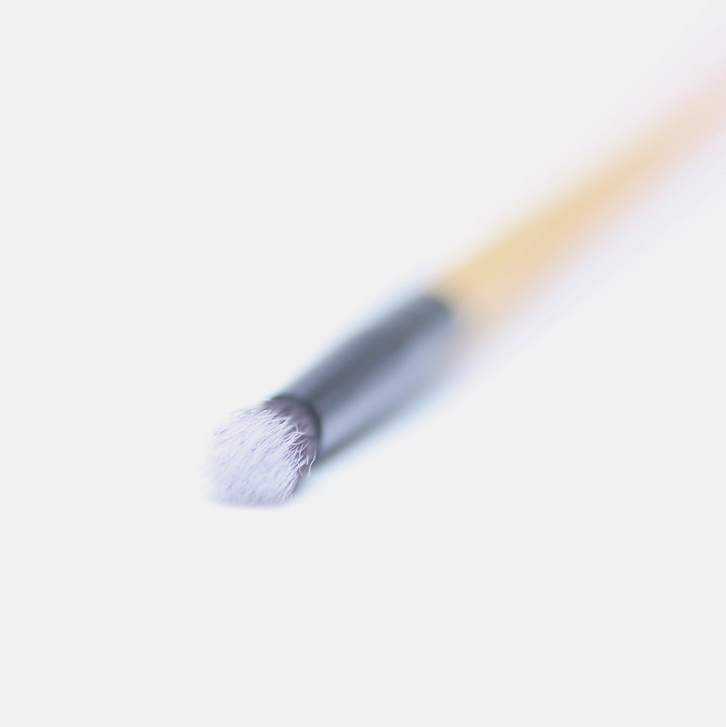 Precision detailing makeup brush with a bamboo handle and soft synthetic bristles for easy highlighting — view 5