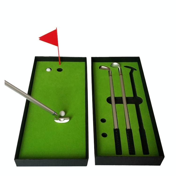Miniature desktop golf putting mat set with metal golf club pens and small golf balls