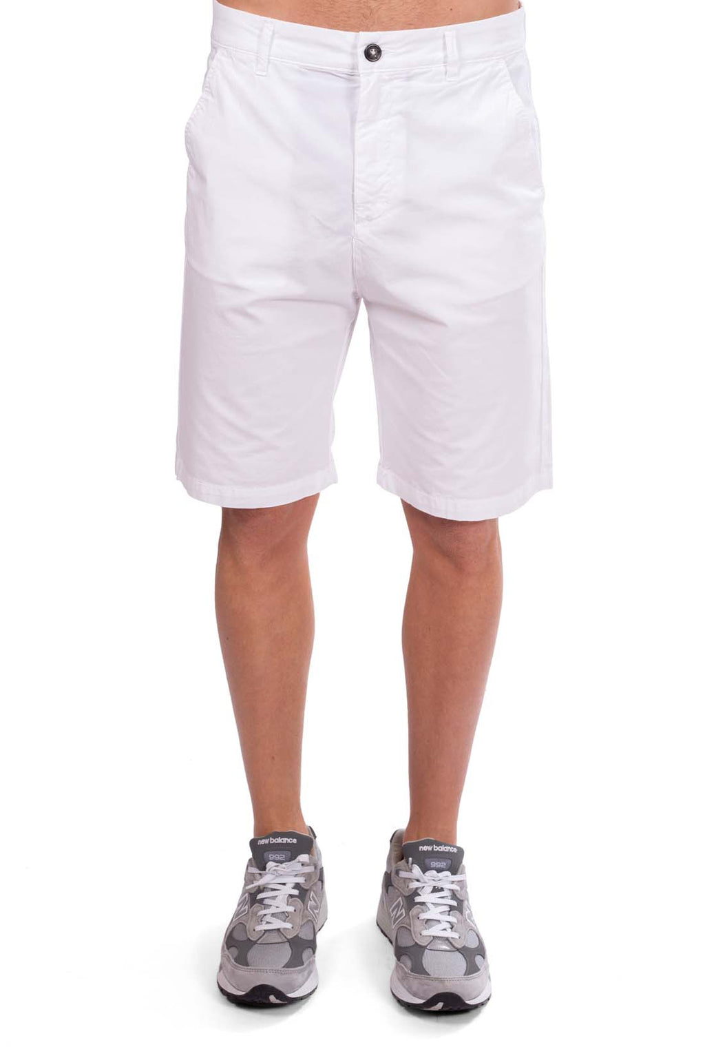 Men's navy blue stretch cotton chino Bermuda shorts with back pockets and embroidered logo. — view 2