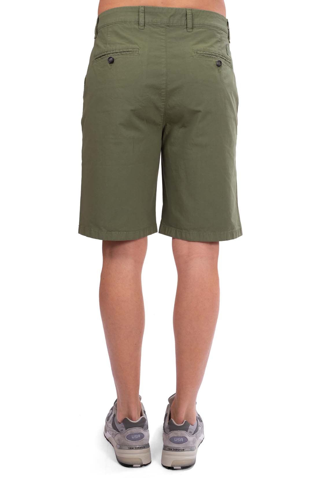 Men's navy blue stretch cotton chino Bermuda shorts with back pockets and embroidered logo. — view 10