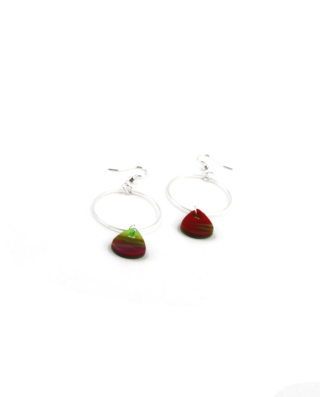 Pendientes aro plateado con gota de resina multicolor-2