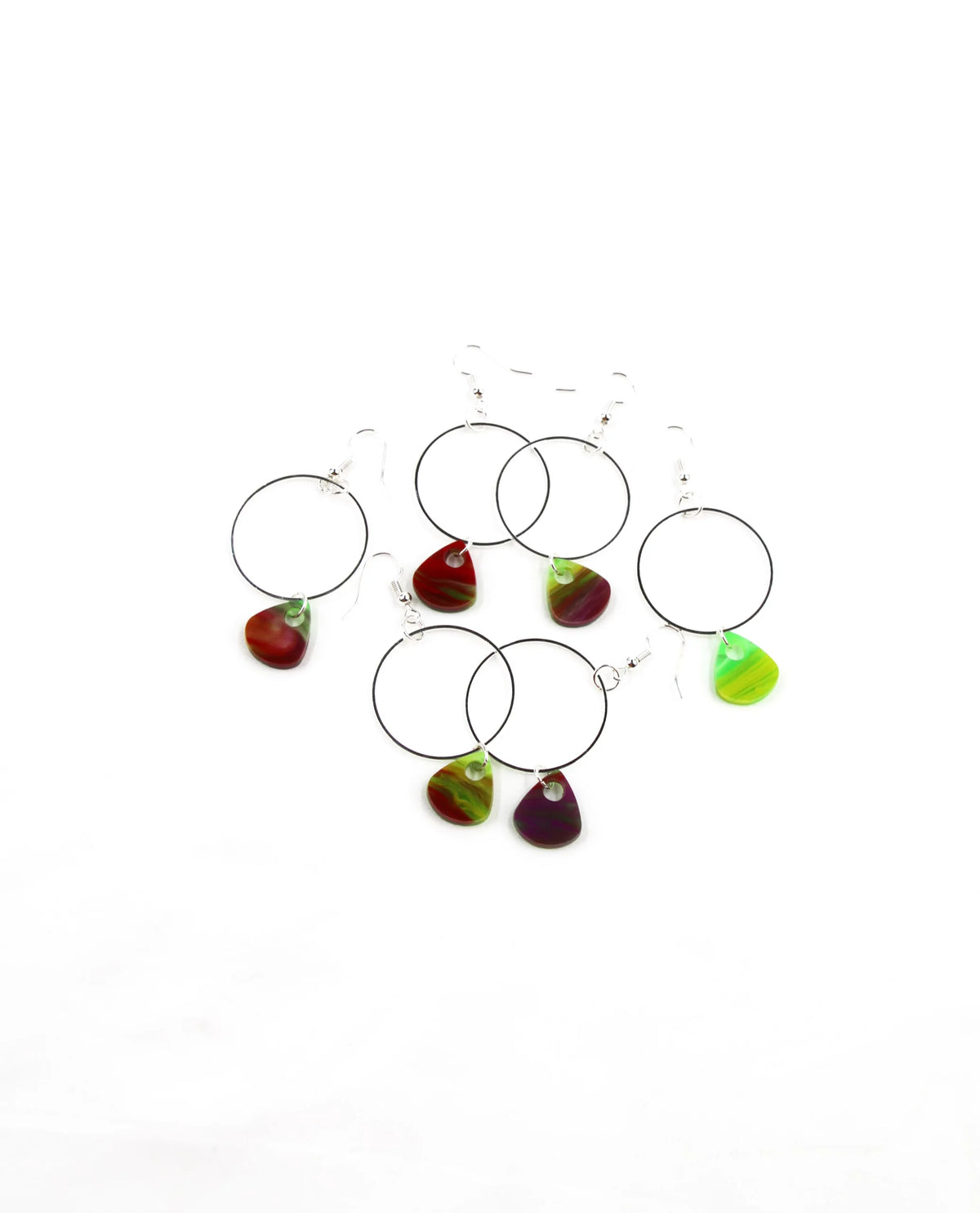 Pendientes aro plateado con gota de resina multicolor-5
