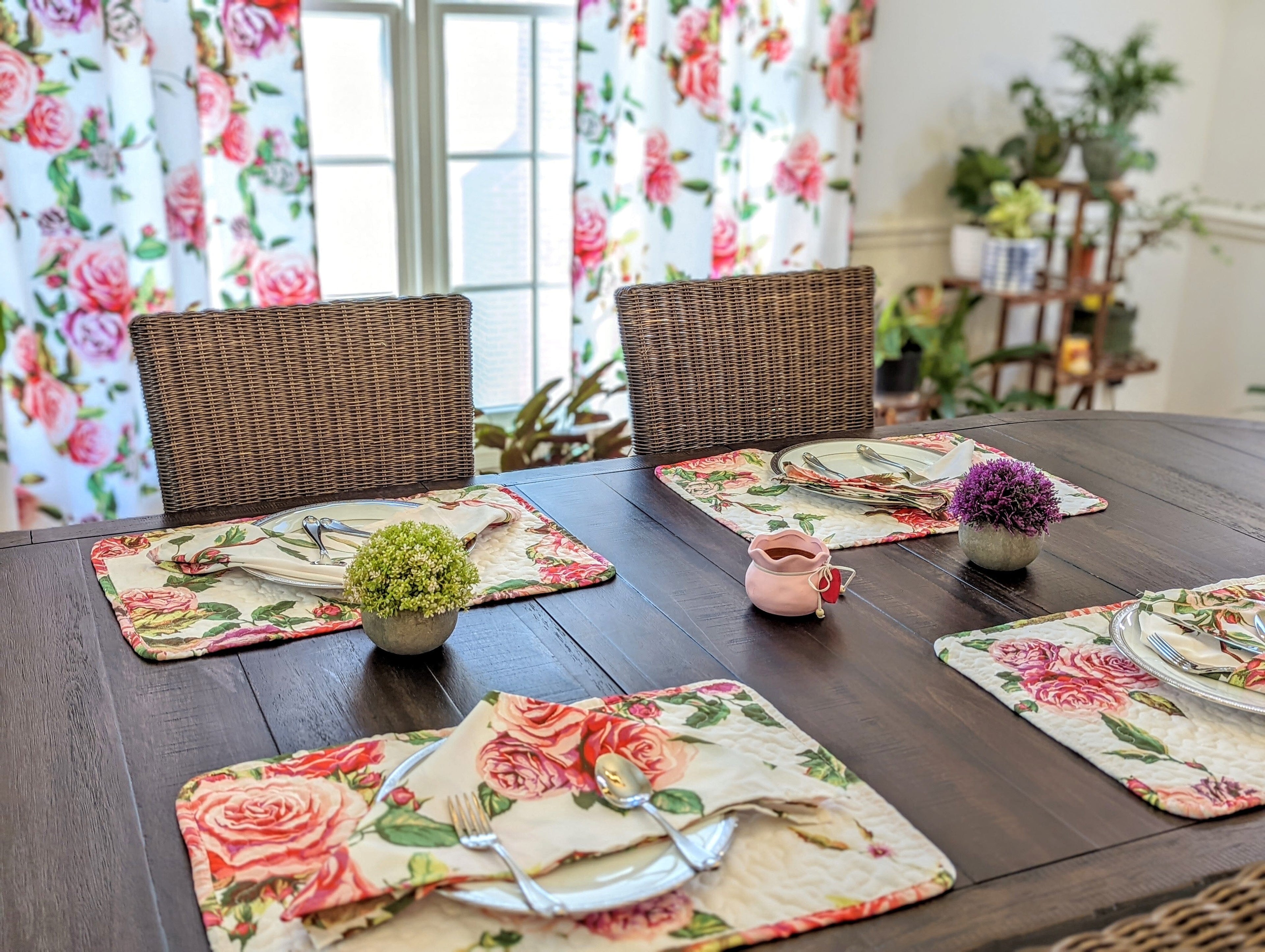 Set of four polyester romantic roses dinner napkins featuring vibrant pink floral pattern — view 4