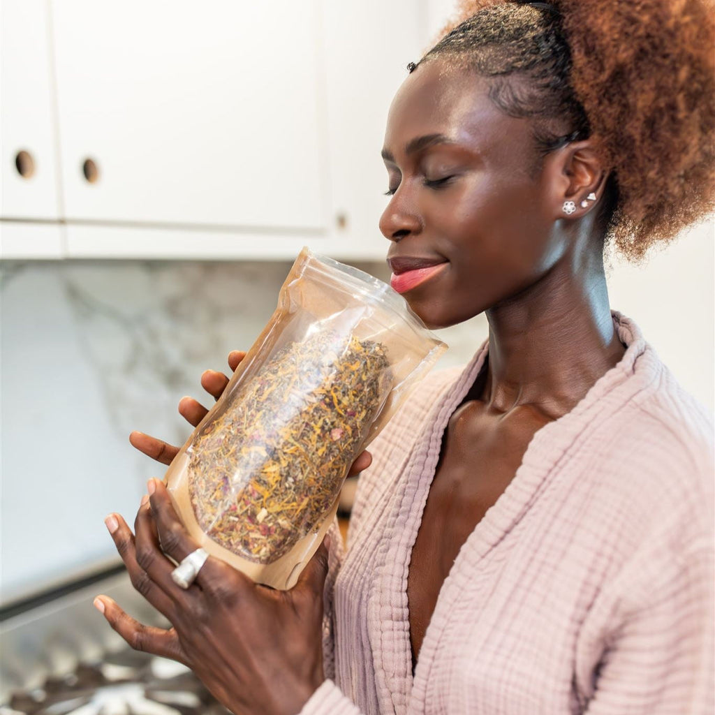 Organic herbal yoni steam blend in a resealable pouch featuring mugwort and rose petals — view 5