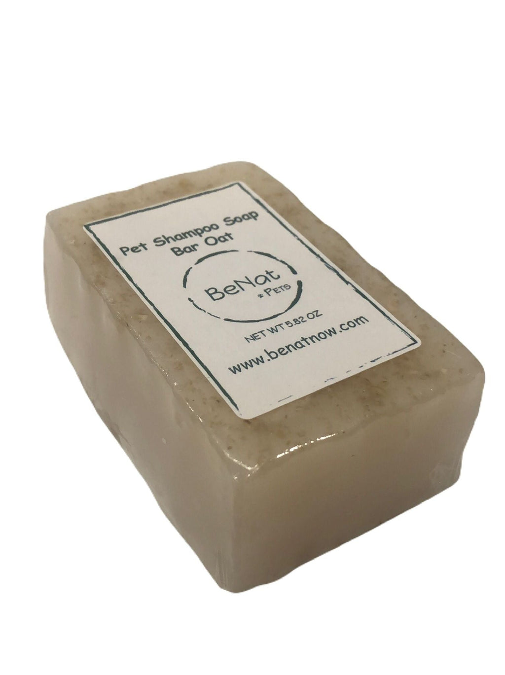 Round all-natural oat and lavender pet shampoo bar for dogs and cats — view 2