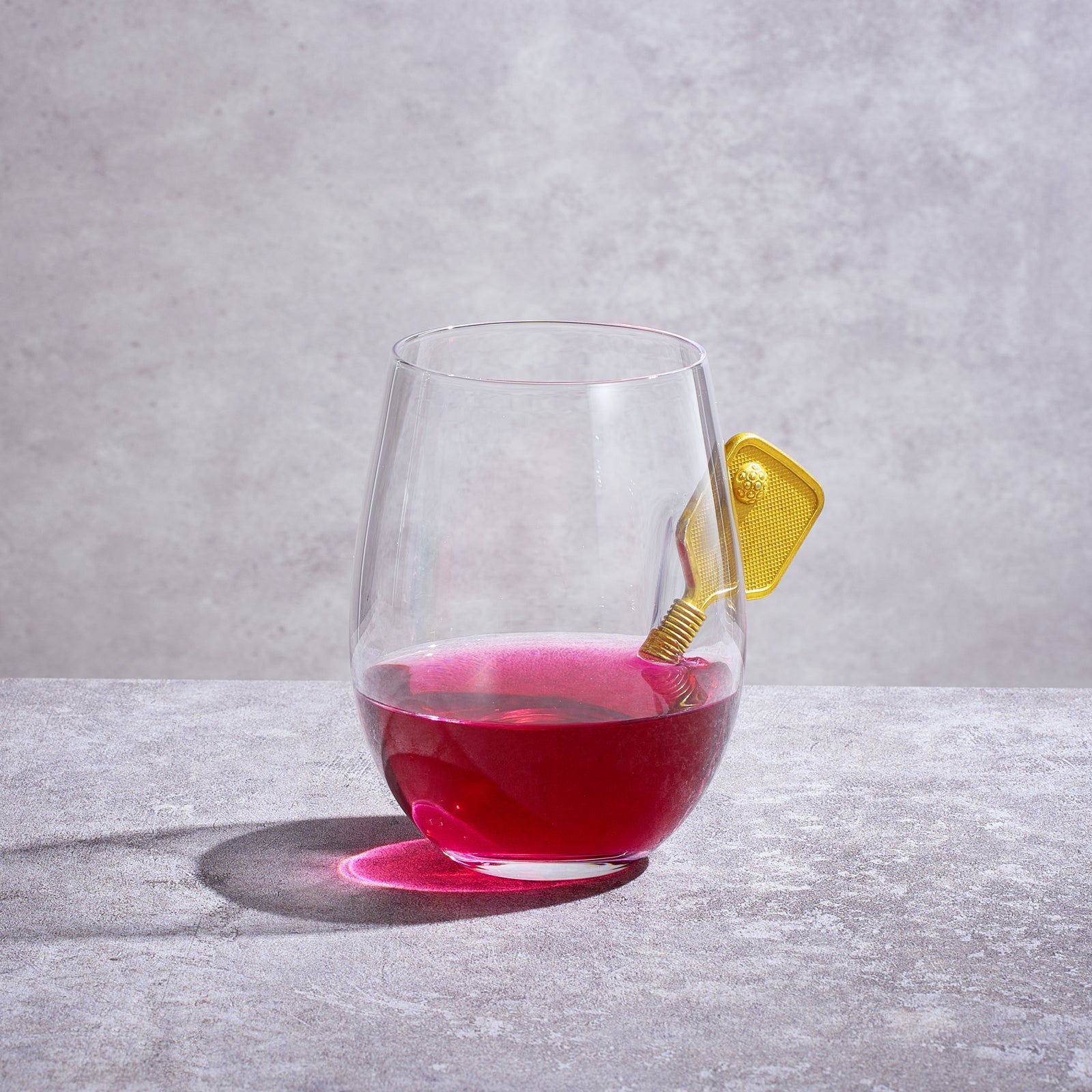 Pickleball stemless wine glass with a decorative gold racket on the side, 17.5 ounce capacity — view 2