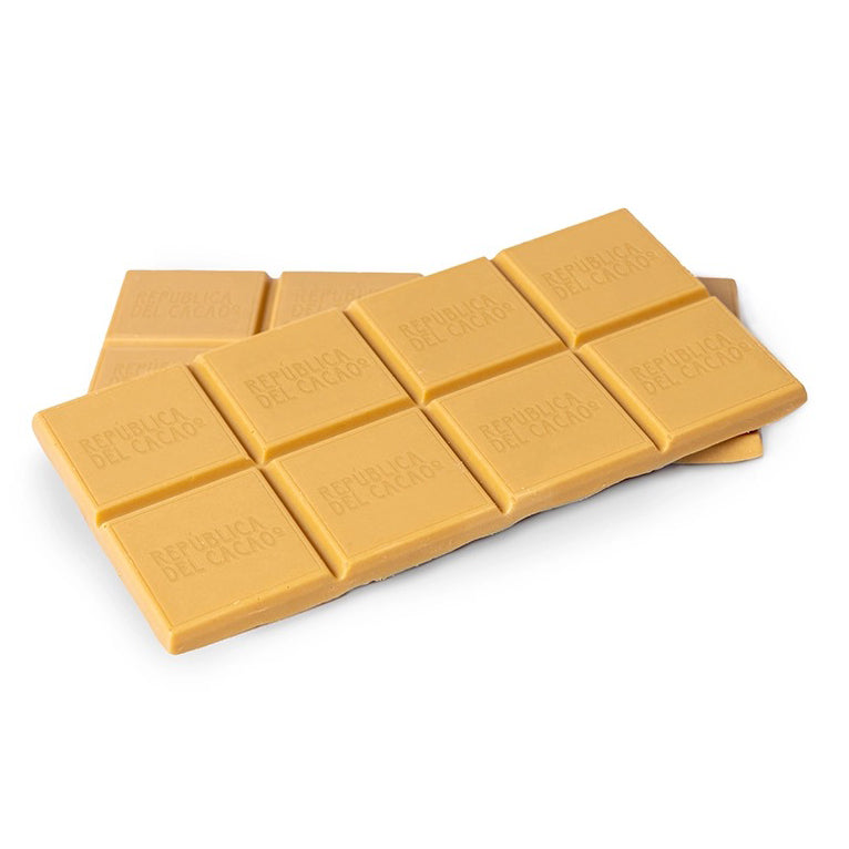 República del Cacao Ecuador 33 percent white chocolate couverture with roasted corn for premium baking. — view 2