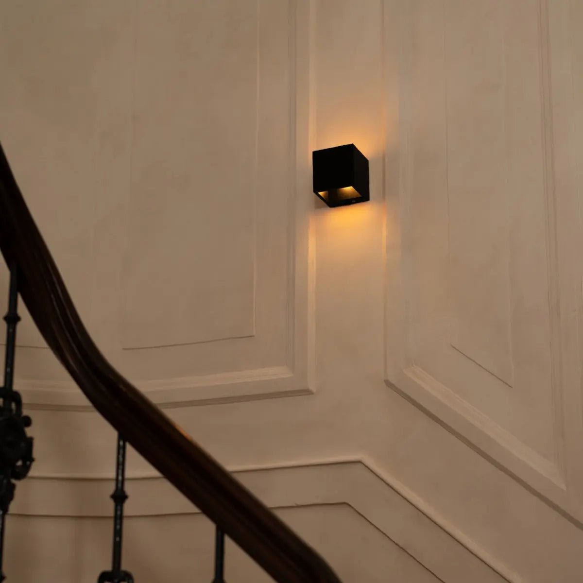Tess Black Rechargeable Wall Light-2