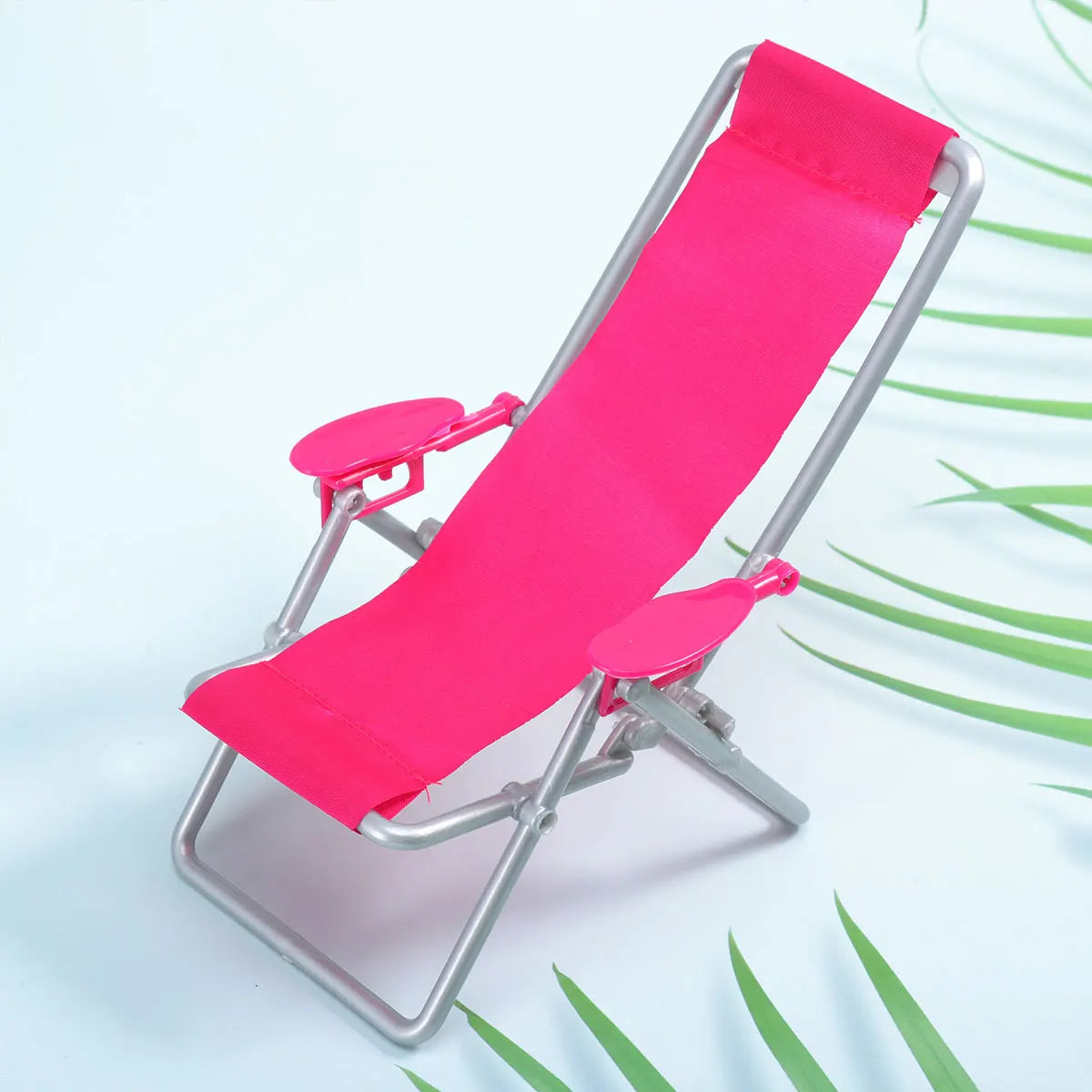 Set of two realistic miniature folding beach chairs for dollhouse and diorama decoration — view 4