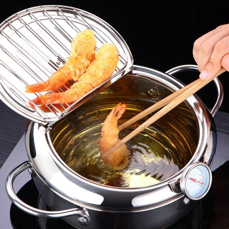 Silver 24cm stainless steel deep frying pot with built in thermometer and secure splash guard lid — view 3