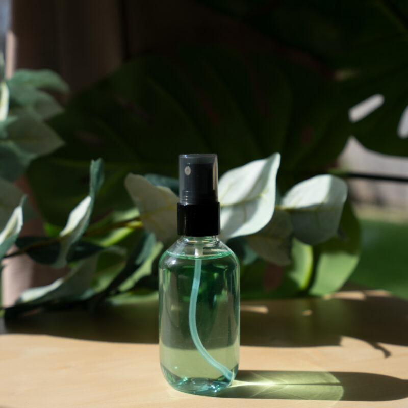 Cad B lightweight makeup setting spray bottle for long lasting wear and pore refining hydration — view 4
