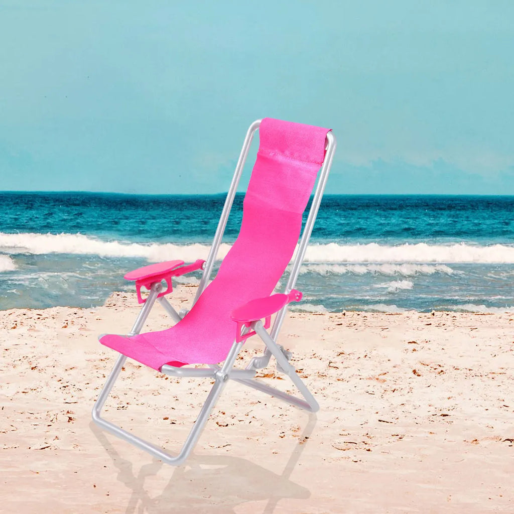 Set of two realistic miniature folding beach chairs for dollhouse and diorama decoration — view 2