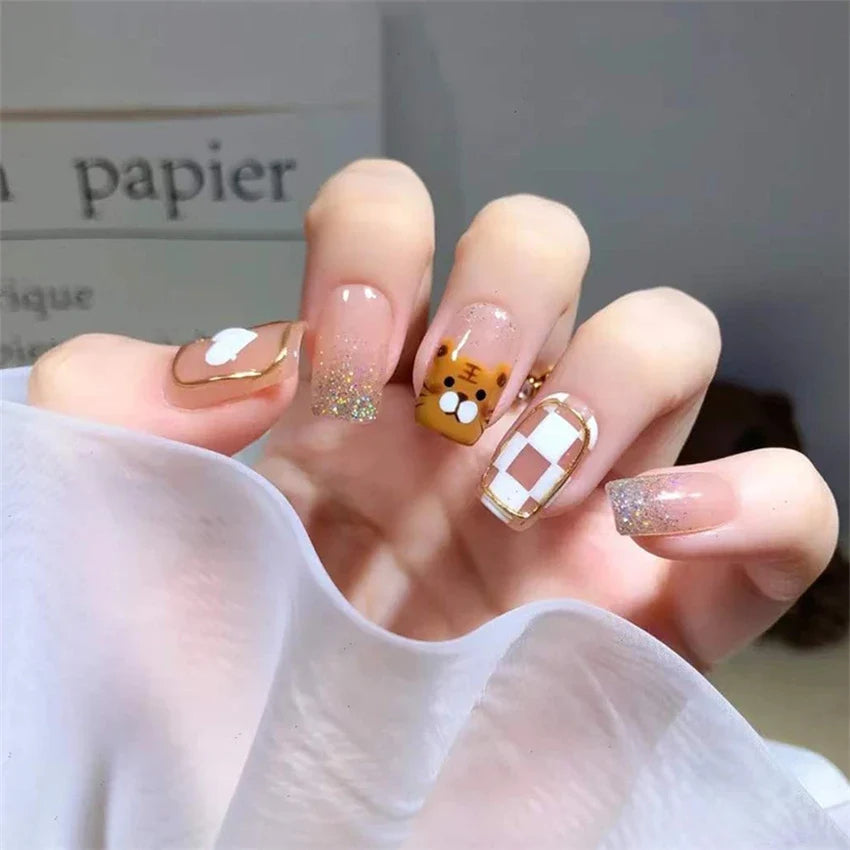 White Small Flower Acrylic Press-On Nails-60