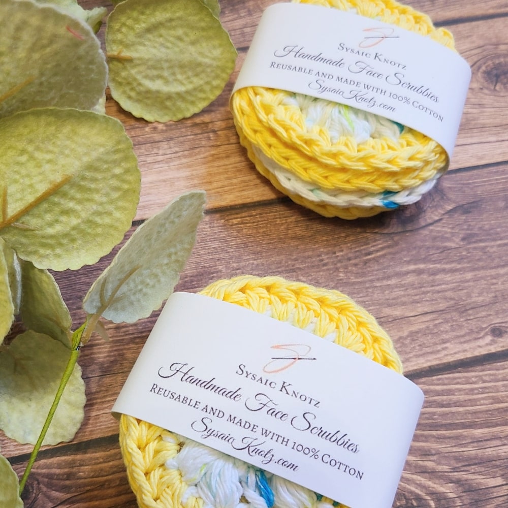 Reusable cotton face scrubbies and makeup remover pads in a set of eight for sustainable skincare — view 5