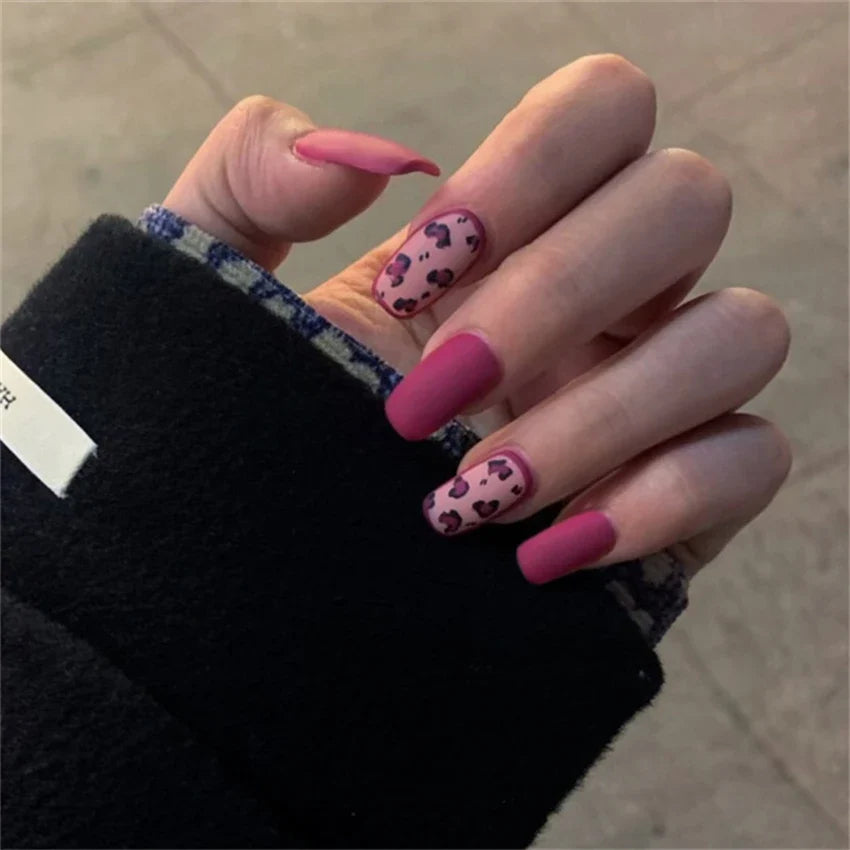 White Small Flower Acrylic Press-On Nails-55