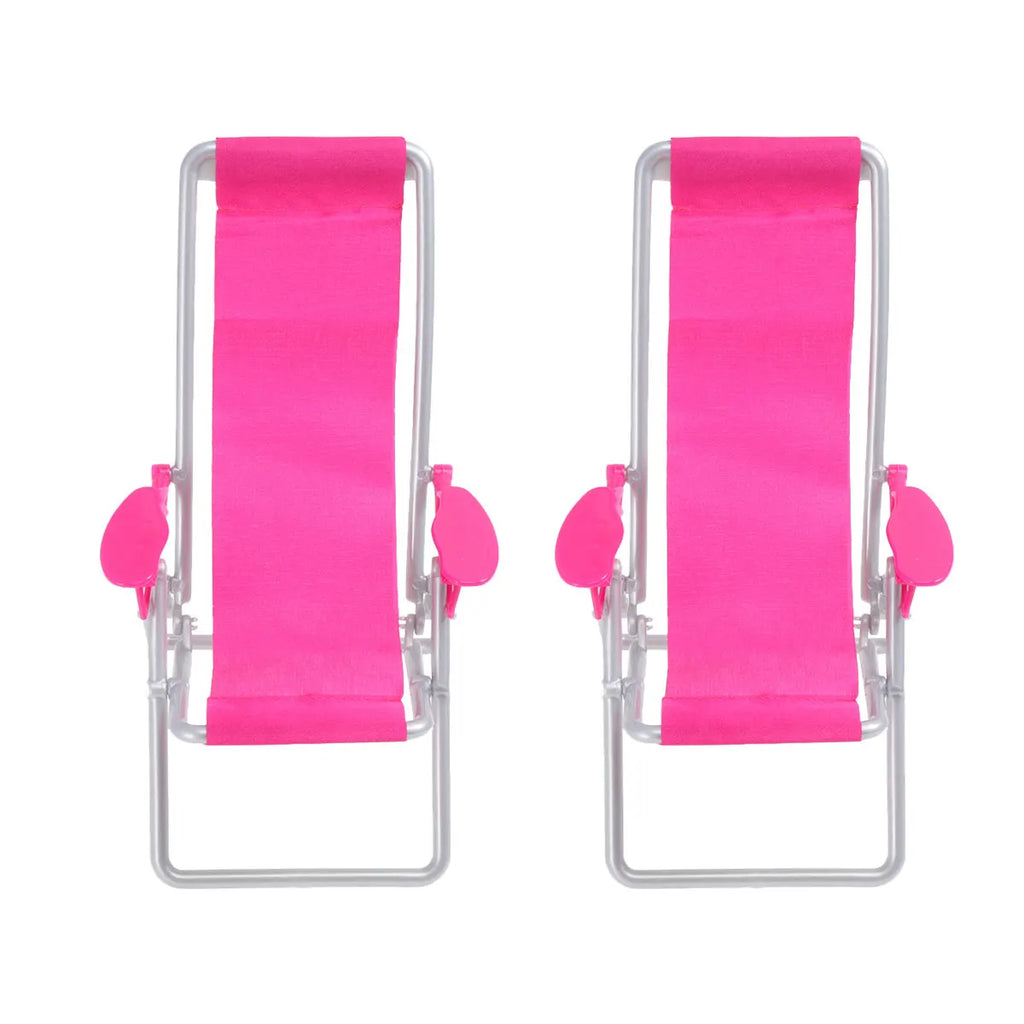 Set of two realistic miniature folding beach chairs for dollhouse and diorama decoration — view 3