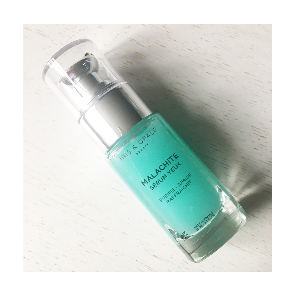 Pierre de Malachite sur fond blanc