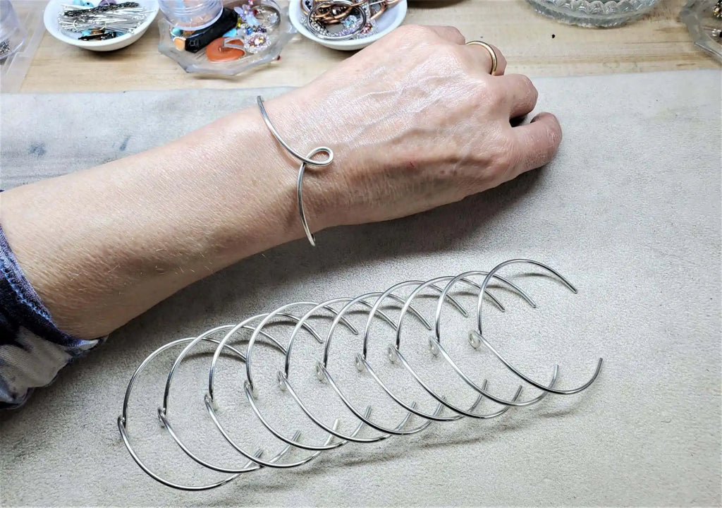 Handmade Wire Sculpted Silver Teardrop Bangle-1