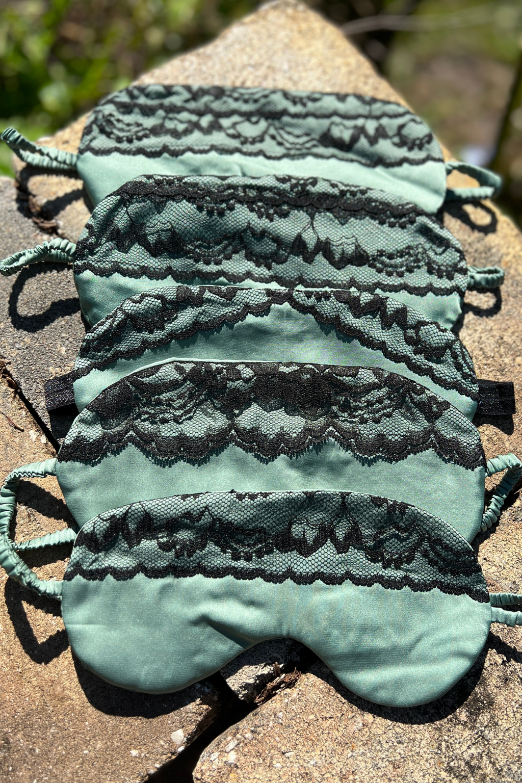 Sleep satin mask with lace-1