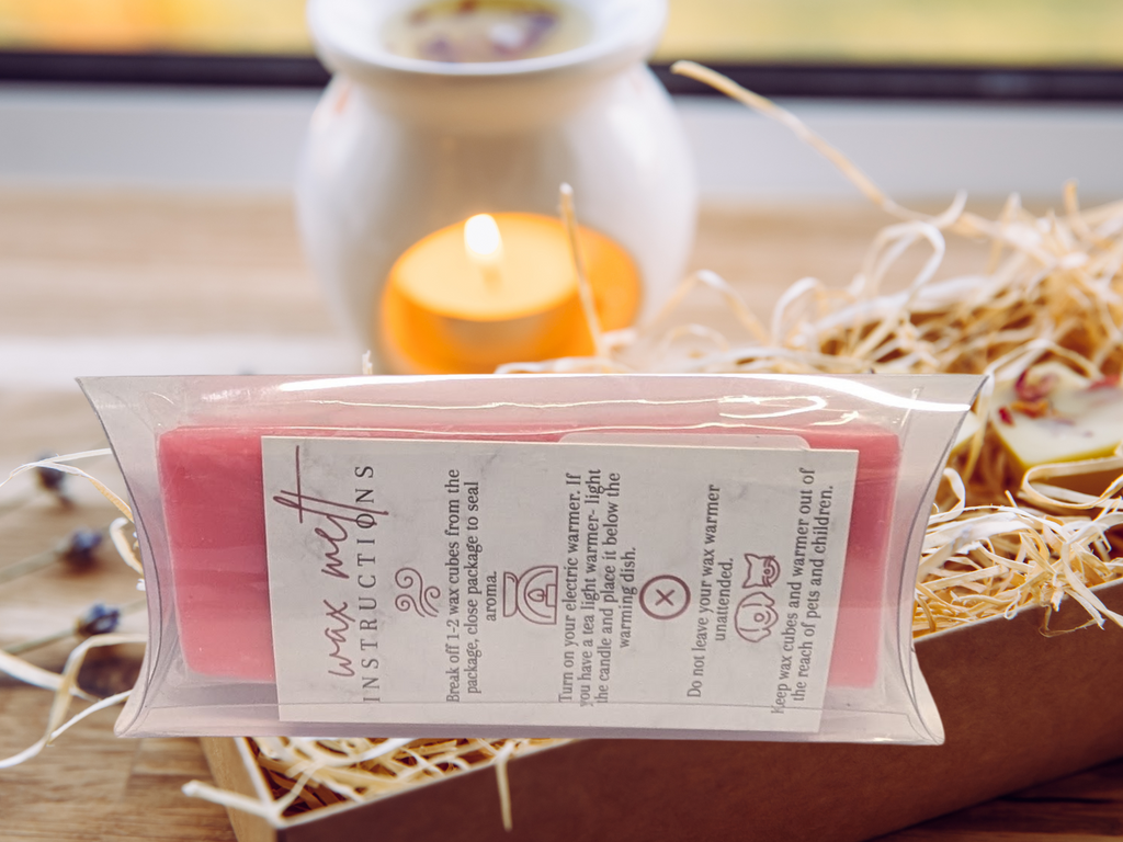 Cozy and comforting artisan soy wax melts bar in warm tones for seasonal home fragrance — view 3