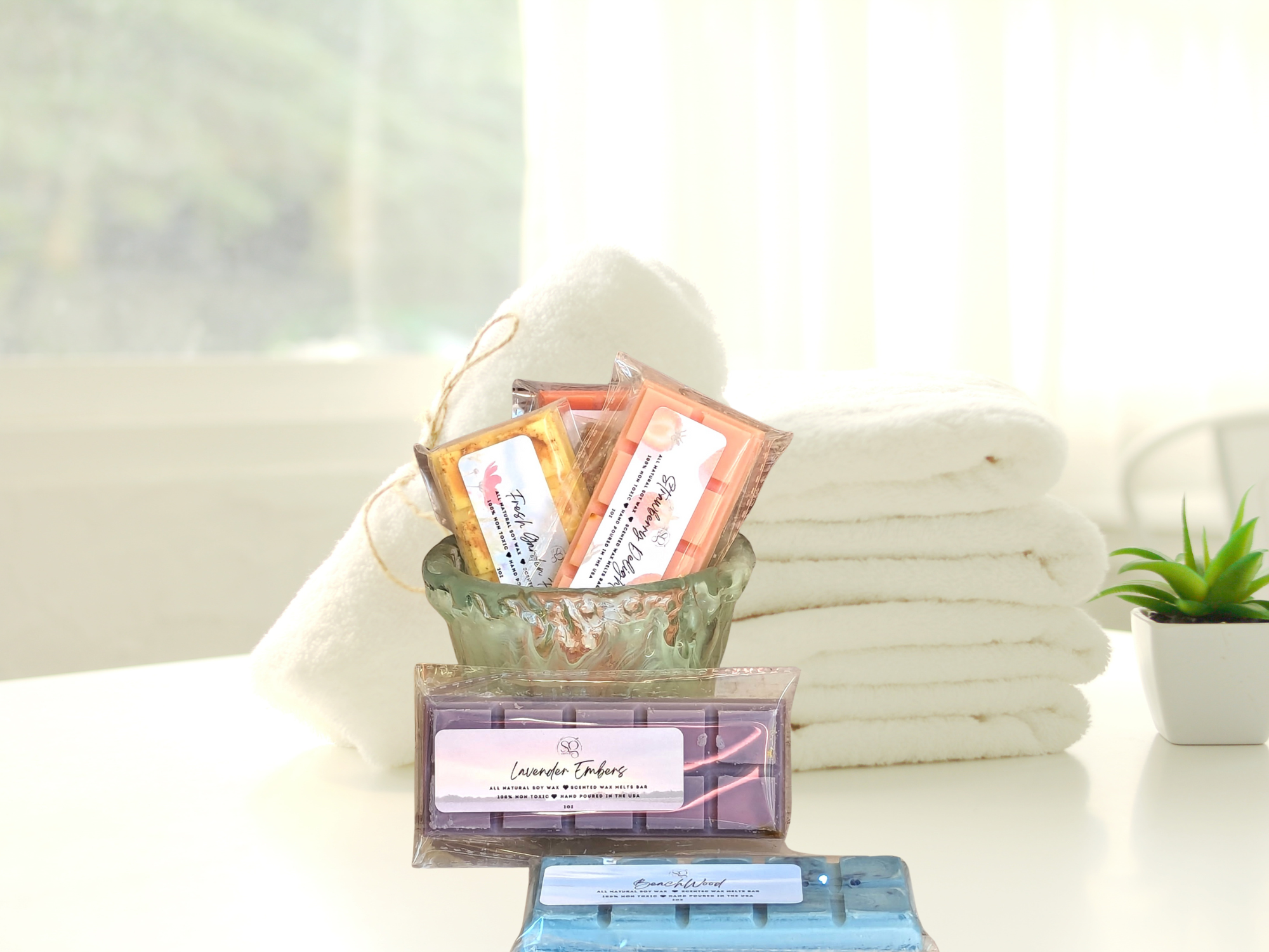 Signature wax melts bar in clamshell packaging showcasing artisanal non-toxic home fragrance options — view 5
