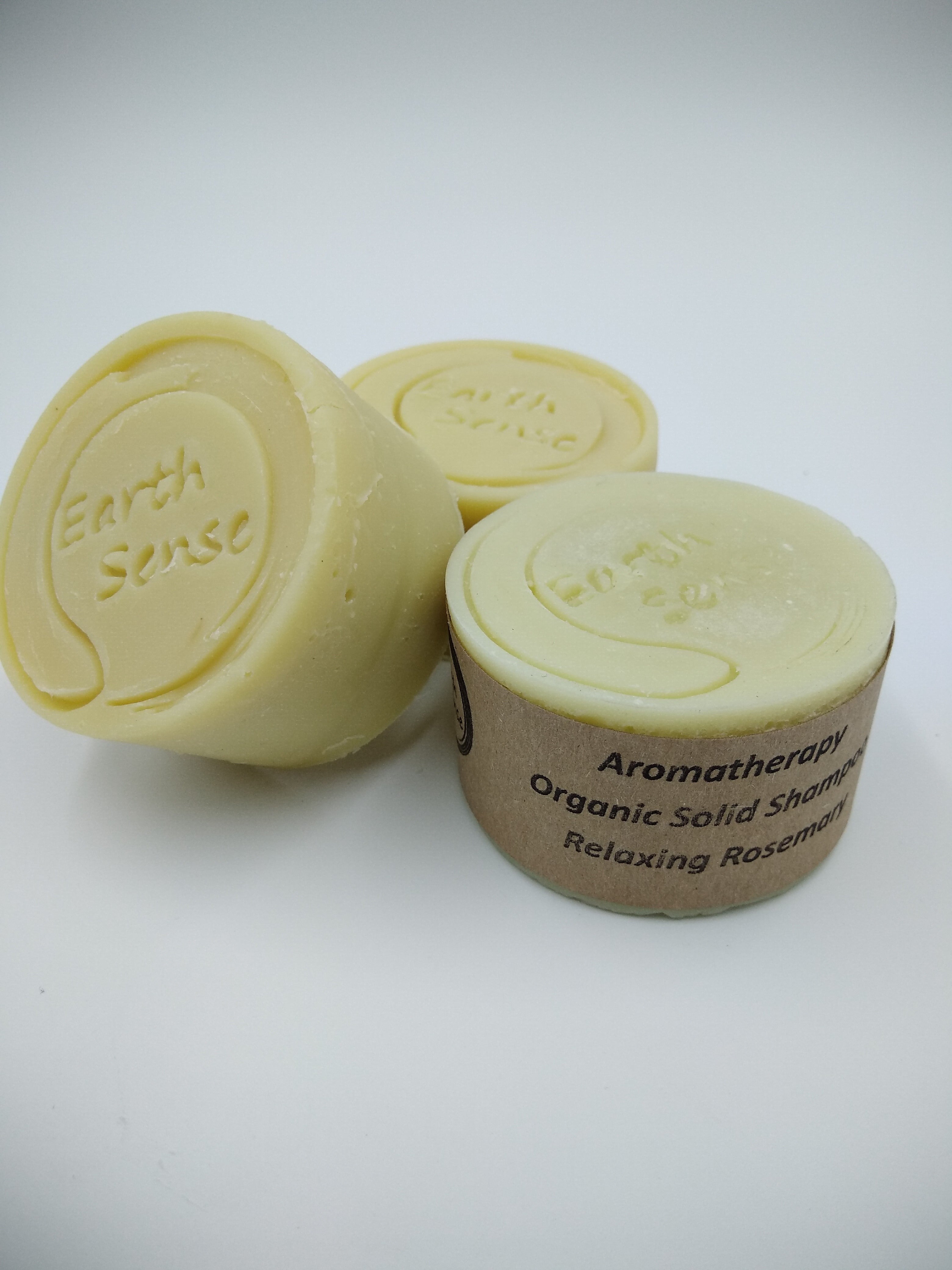 Organic lavender and rosemary solid shampoo round bar for dry hair eco-friendly zero waste — view 4