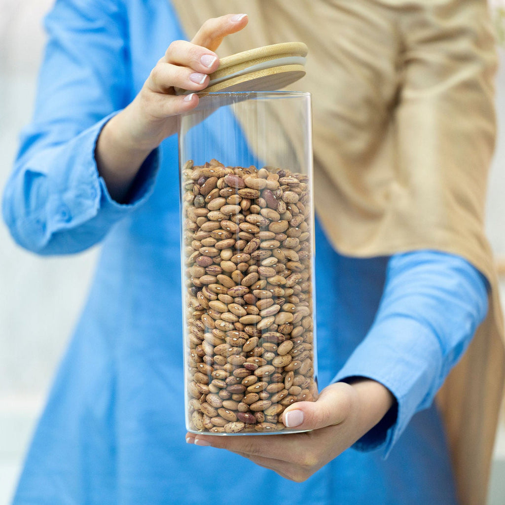 Round clear borosilicate glass storage jar with a natural bamboo airtight lid for pantry organisation. — view 3